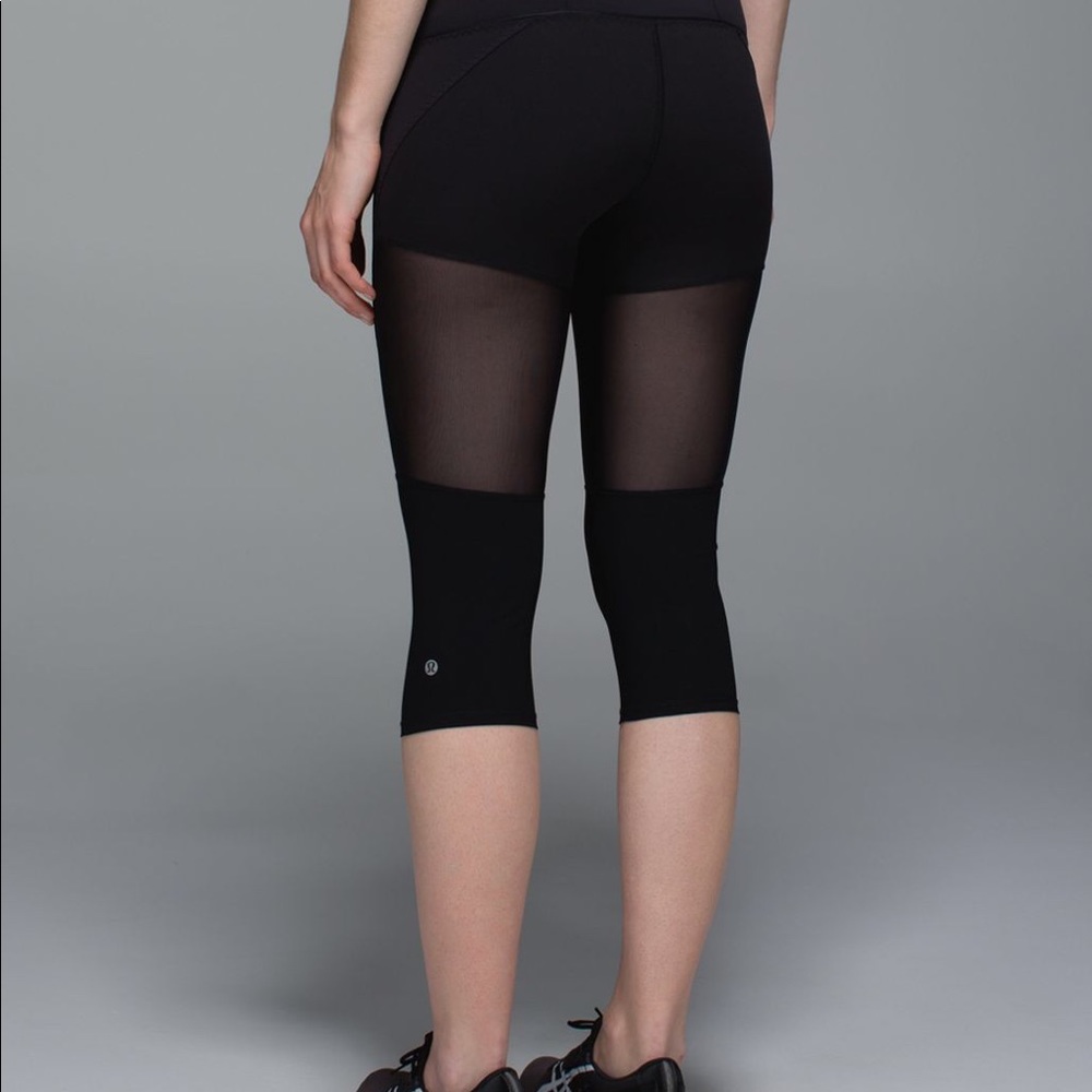 Lululemon training tough mesh crop size 6